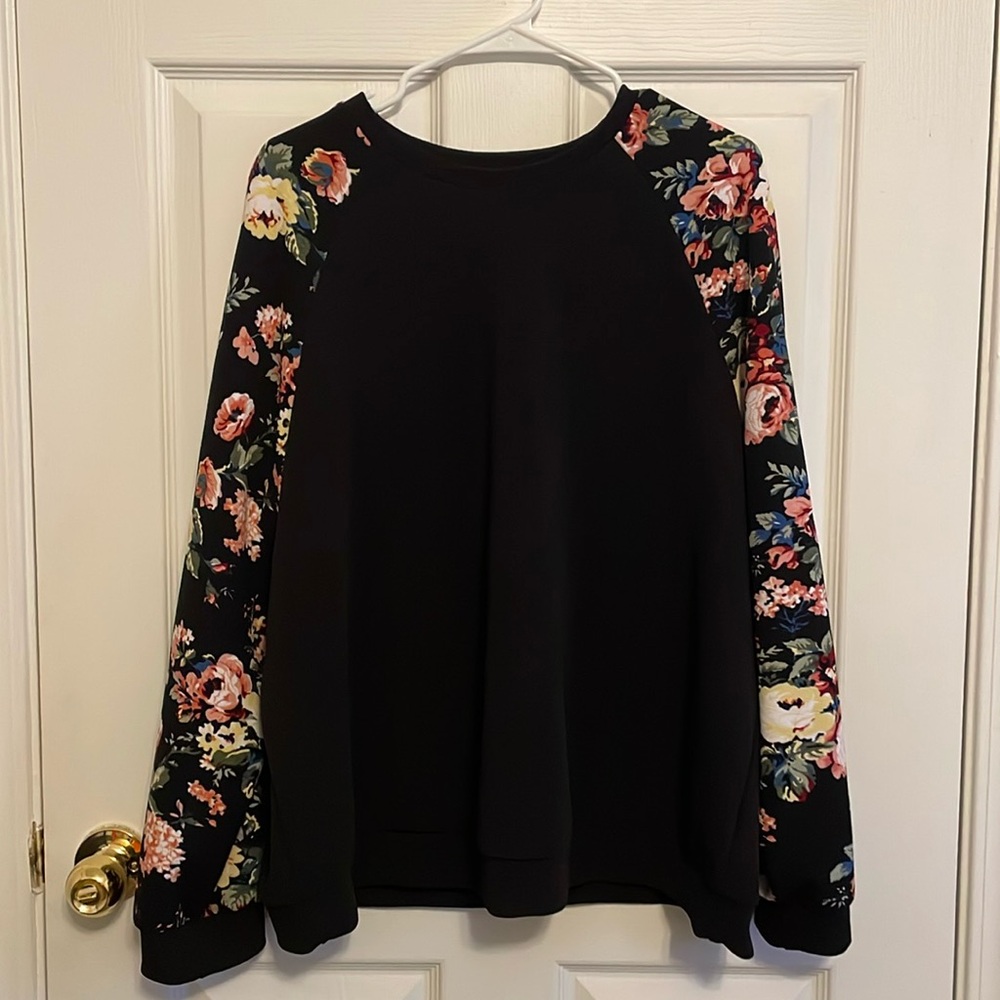 BNWOT Floral Sweater